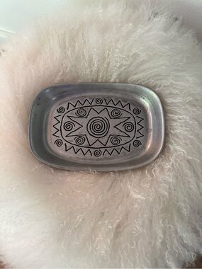 Wilton Armetale Reggae Bread Tray
